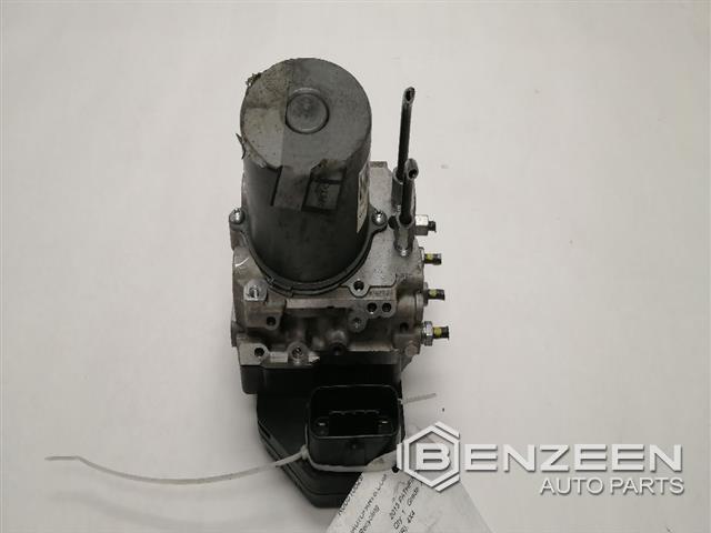 2013 Nissan Pathfinder ABS Pump