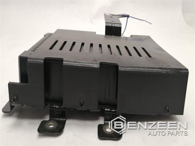 2017 Hyundai Veloster Radio / Amplifier
