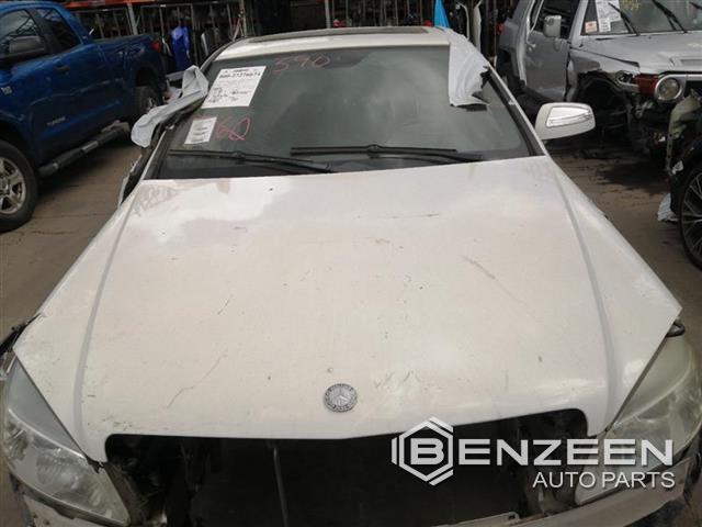 2009 Mercedes-Benz C300 Hood
