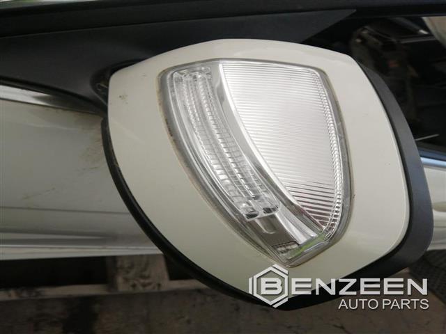 2009 Mercedes-Benz C300 Side View Mirror (Left)