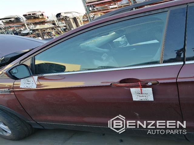 2013 FORD Escape Front Door (Left)