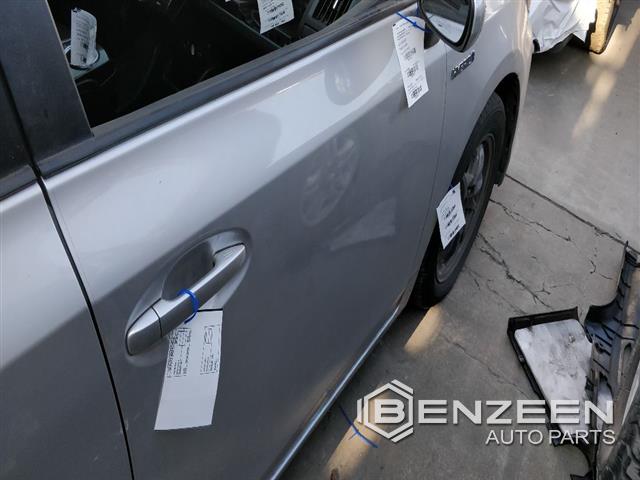 2016 Toyota Prius V Front Door (Right)