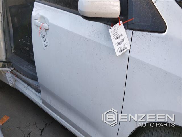 2012 Toyota Sienna Front Door (Right)