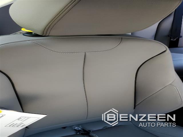 2018 BMW 330i Front Seat (Right)