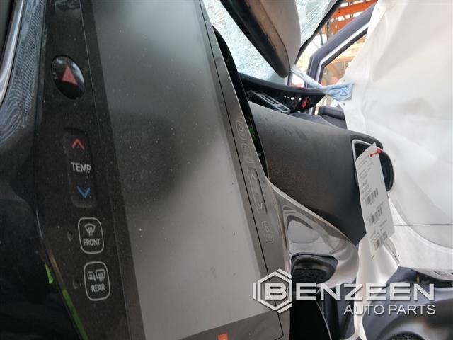 2017 TOYOTA Prius Radio / Amplifier