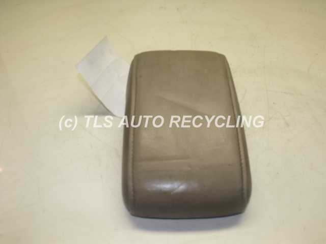 2003 Lexus IS 300 Console Front