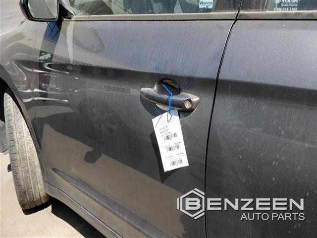 2017 HYUNDAI Elantra Front Door (Left)