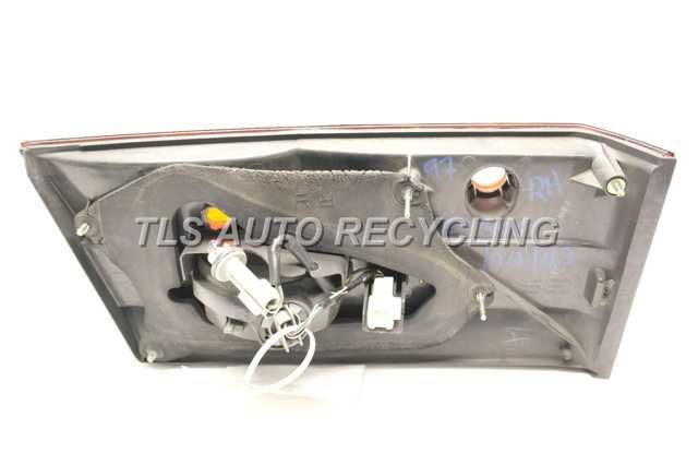 1997 Lexus ES 300 Tail Lamp (Right)