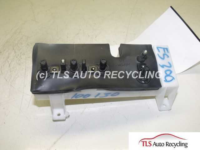 2005 Lexus ES 330 Dash / Interior / Seat Switch
