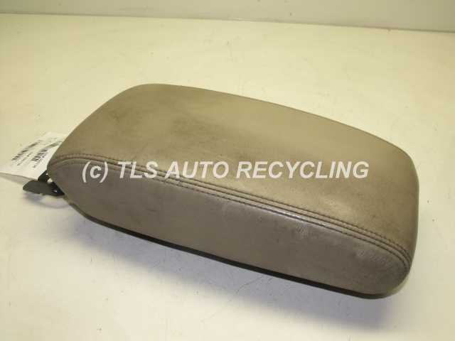 2004 Lexus ES 330 Console Front