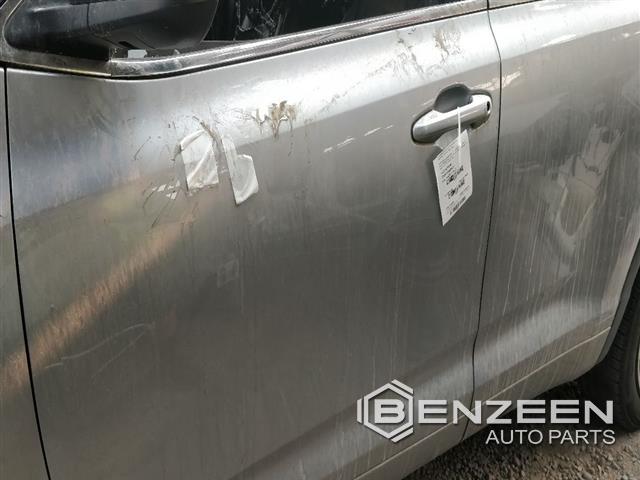 2015 Toyota Highlander Hybrid Front Door (Left)