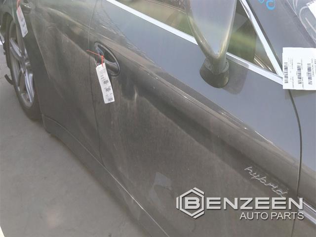 2010 Porsche Panamera Front Door (Right)