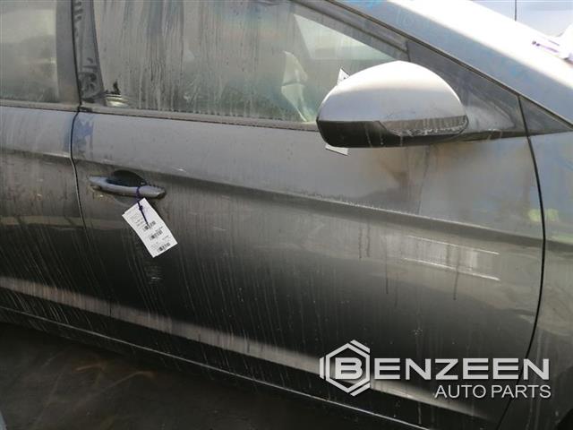 2017 HYUNDAI Elantra Front Door (Right)