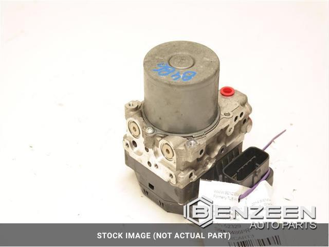 2014 Toyota Sienna ABS Pump