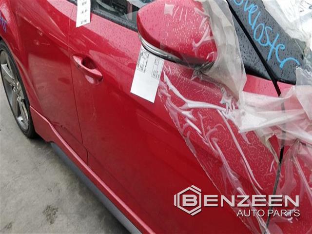 2012 Hyundai Veloster Front Door (Right)