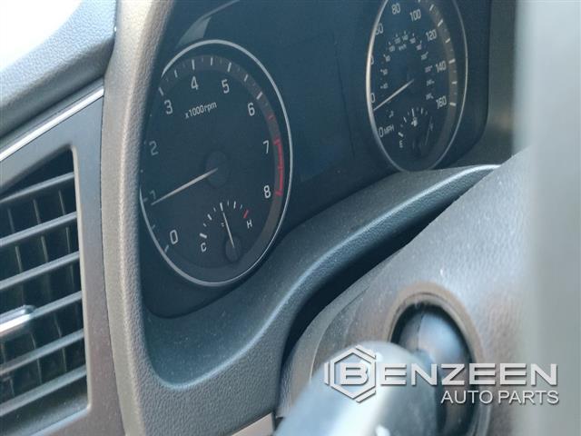 2017 Hyundai Elantra Speedometer / Head Cluster
