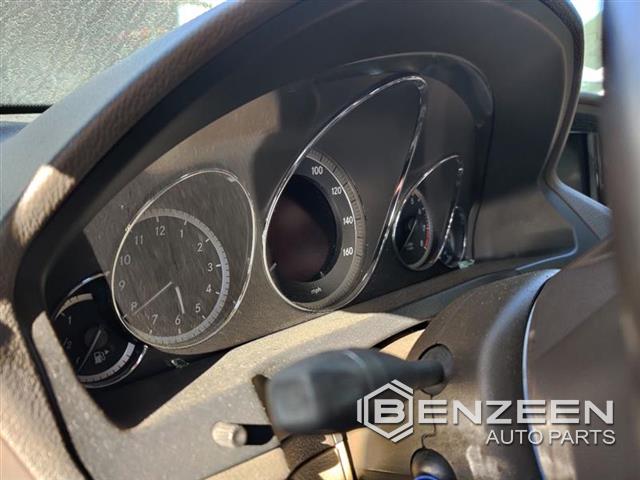 2012 Mercedes-Benz E350 Speedometer / Head Cluster
