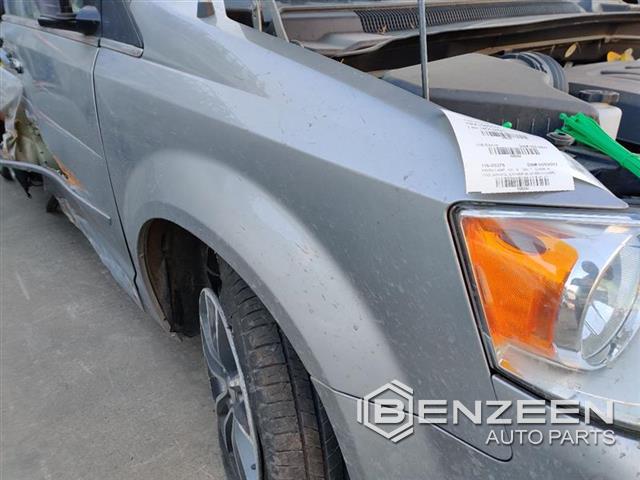2017 Dodge Caravan Fender (Right)