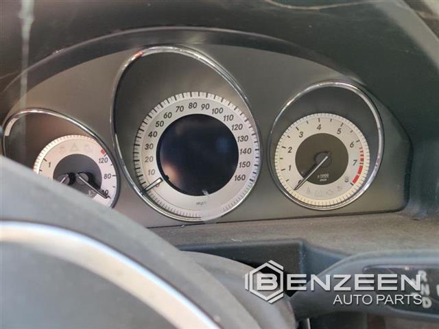 2015 Mercedes-Benz GLK350 Speedometer / Head Cluster