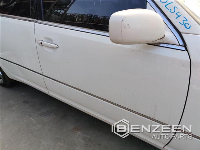 2004 Lexus LS 430 Front Door (Right)