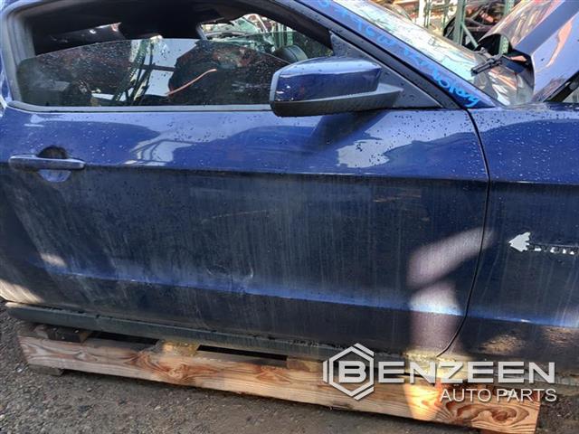 2010 Ford Mustang Front Door (Right)