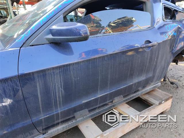 2010 Ford Mustang Front Door (Left)