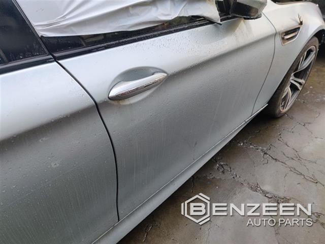 2013 BMW M5 Front Door (Right)