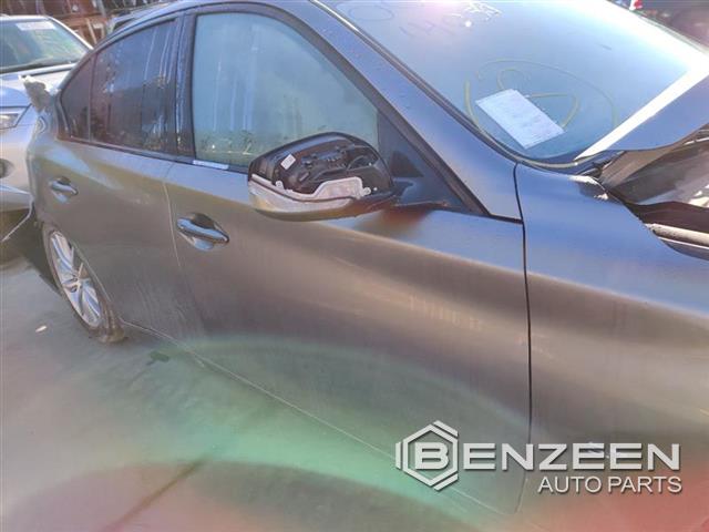 2015 Infiniti Q50 Front Door (Right)