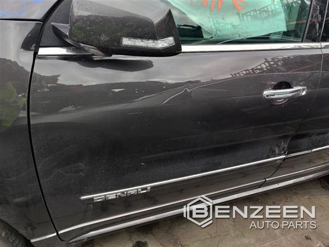 2010 GMC Acadia Front Door (Left)