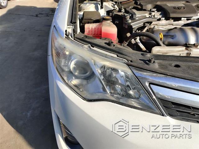 2012 Toyota Camry Hybrid Headlamp Assembly (Right)