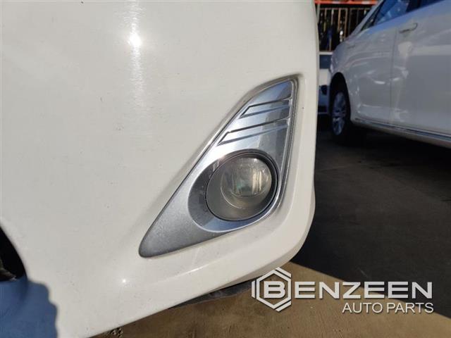 2012 Toyota Camry Hybrid Front Lamp (Left)