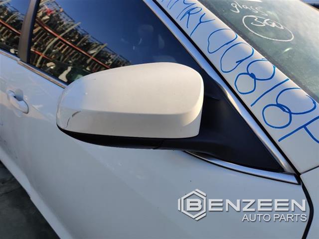 2012 Toyota Camry Hybrid Side View Mirror (Right)