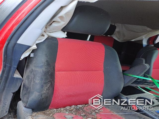 2012 Toyota FJ Cruiser Front Seat (Right)