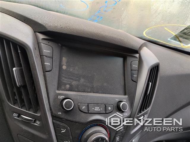 2017 Hyundai Veloster Radio / Amplifier