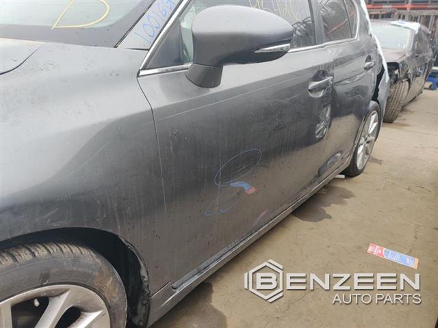 2011 Lexus CT 200H Front Door (Left)