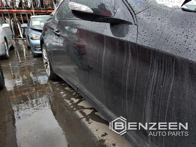 2013 Hyundai Genesis Front Door (Right)