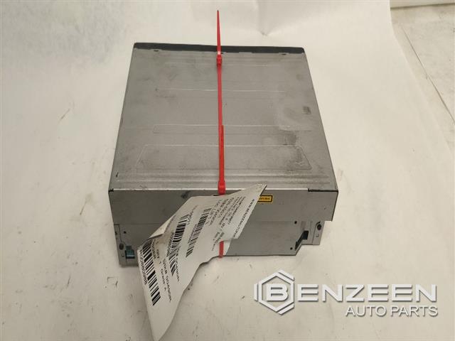 2005 Land Rover Range Rover Radio / Amplifier