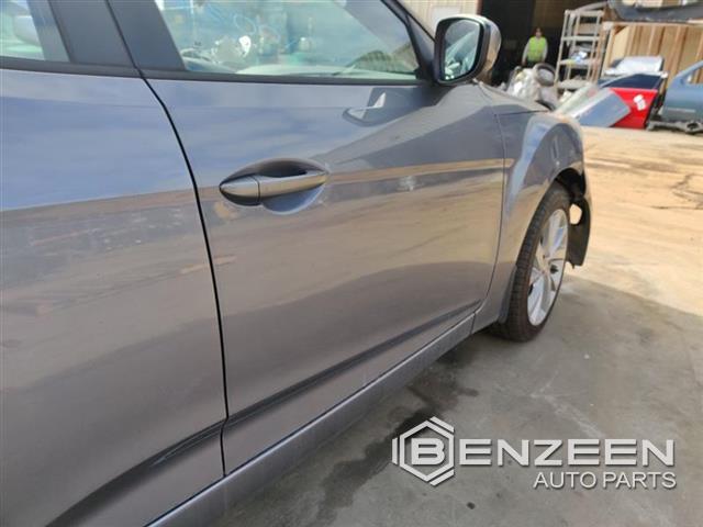 2012 HYUNDAI Veloster Front Door (Right)