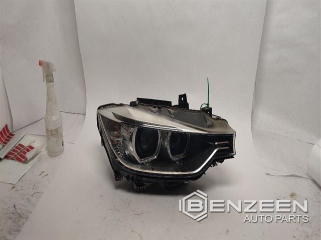 2013 BMW 335i Headlamp Assembly (Right)