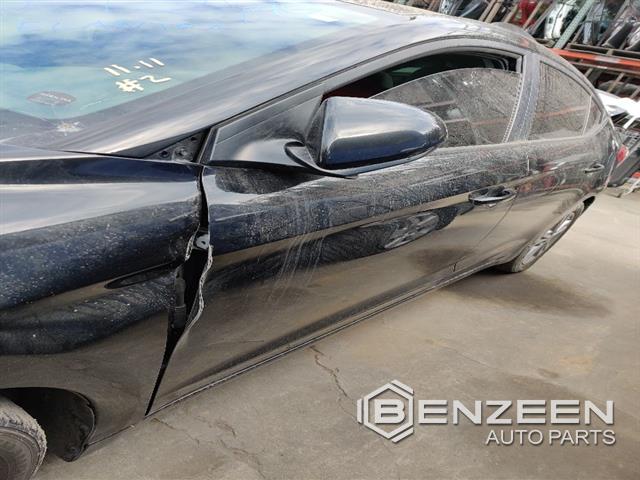 2017 HYUNDAI Elantra Front Door (Left)