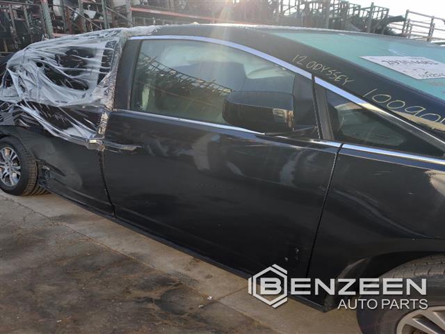 2011 Honda Odyssey Front Door (Right)