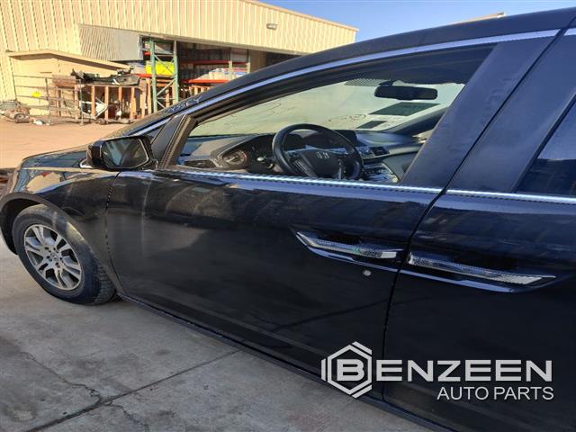 2011 Honda Odyssey Front Door (Left)