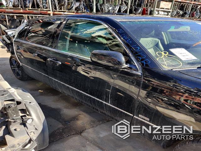 2004 Lexus LS 430 Front Door (Right)