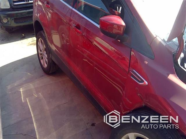 2016 FORD Escape Front Door (Right)