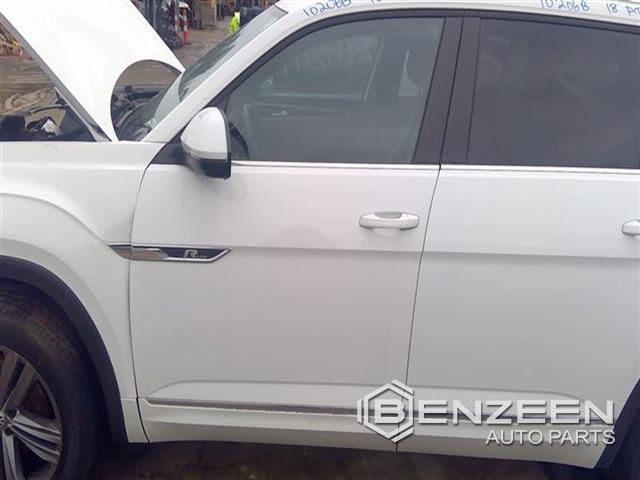 2018 VOLKSWAGEN Atlas Front Door (Left)