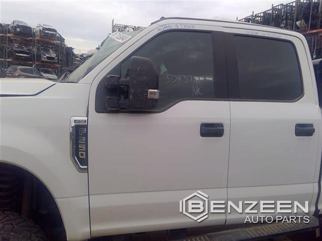 2017 FORD F250SD Front Door (Left)