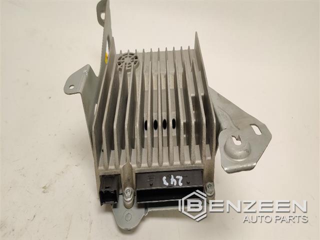 2012 Mercedes-Benz C250 Radio / Amplifier