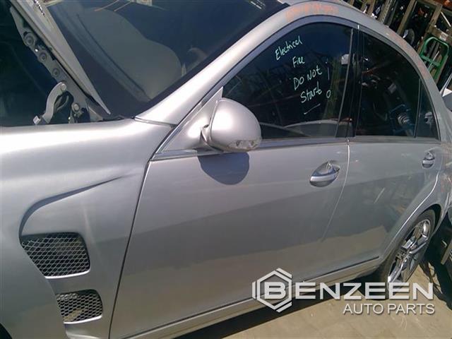 2007 Mercedes-Benz S550 Front Door (Left)