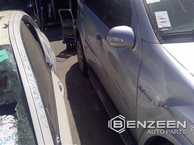 2006 MERCEDES-BENZ ML63 Front Door (Right)