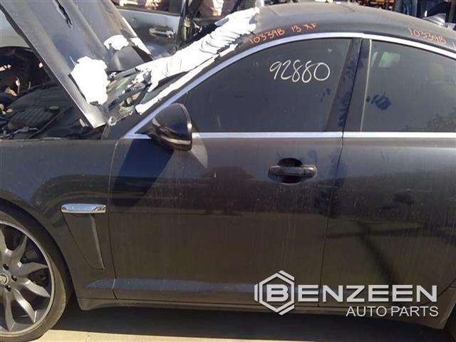 2009 Jaguar XF Front Door (Left)
